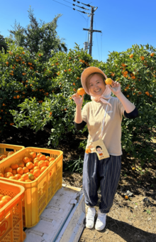 はっぴぃの活動は街から飛び出て、みかんの収穫といったアウトドアなものも