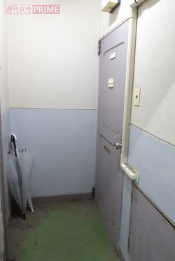 犯行現場となった高円寺の自宅。築48年で家賃は4万円ほどだった