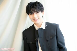 なにわ男子・長尾謙杜　撮影／矢島泰輔　ヘアメイク／花井菜緒（JOUER）　スタイリスト／菅沼 愛（TRON）　衣装／ANARCHIST TAILOR、LION HEART