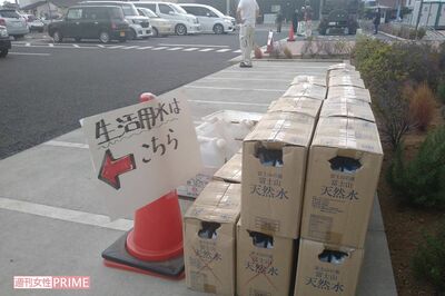 三保の市民サービスセンターに設けられた給水所。今も断水は続いている