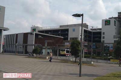 服部恭太被告が現行犯逮捕された国領駅