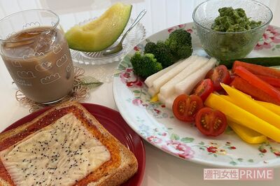 朝食には玄米パンや野菜スティックが重宝