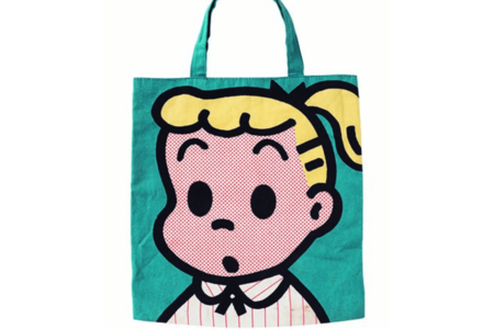 スクールトート〈ジル〉、オサムグッズ（C）OSAMUHARADA/KOJIHONPO「一時期はグッズをあまり見かけなくなったんですが、今はたくさん復刻されたり、新作が登場しています。ファンには幸せな時代になりました」