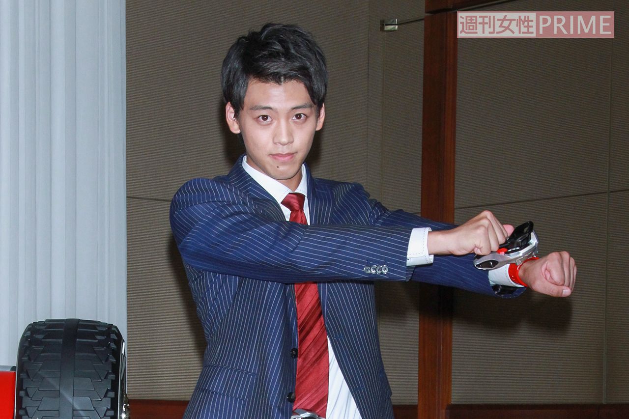 竹内涼真　撮影／高梨俊浩