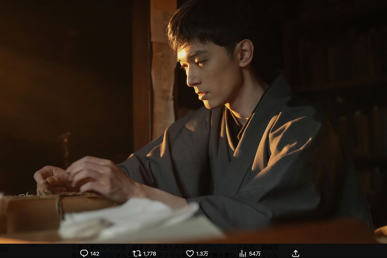 『ばけばけ』で鬼気迫る演技が絶賛された吉沢亮（公式Xより）