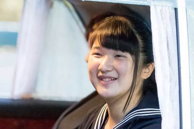 最近は、お友達とよく遊ばれることもあるという愛子さま（4月30日・半蔵門）