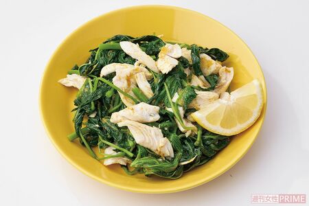 モロヘイヤとささみのカレー風味あえ　撮影／廣瀬靖士