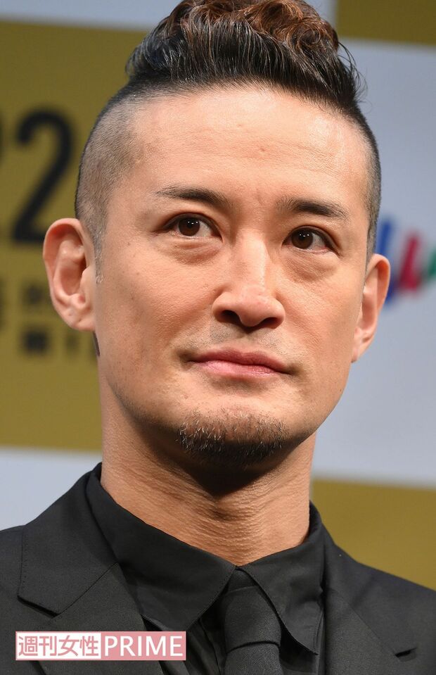 【画像・写真】TOKIO・松岡昌宏「イカつい」金髪丸刈り近影が「完全に松本人志」と話題、明かしていた“髪型モデル” 週刊女性PRIME