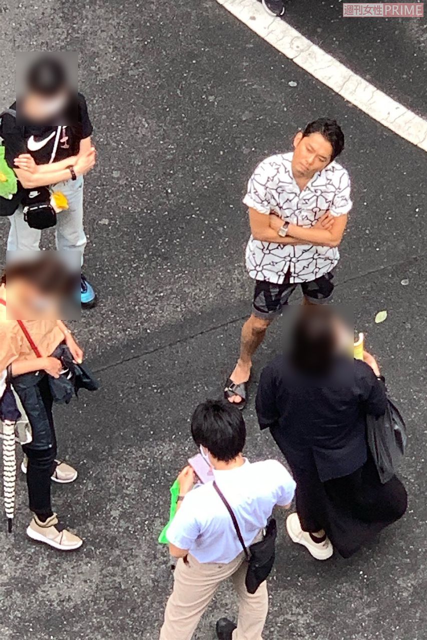 新宿二丁目でロケ中の今井翼（2/3）