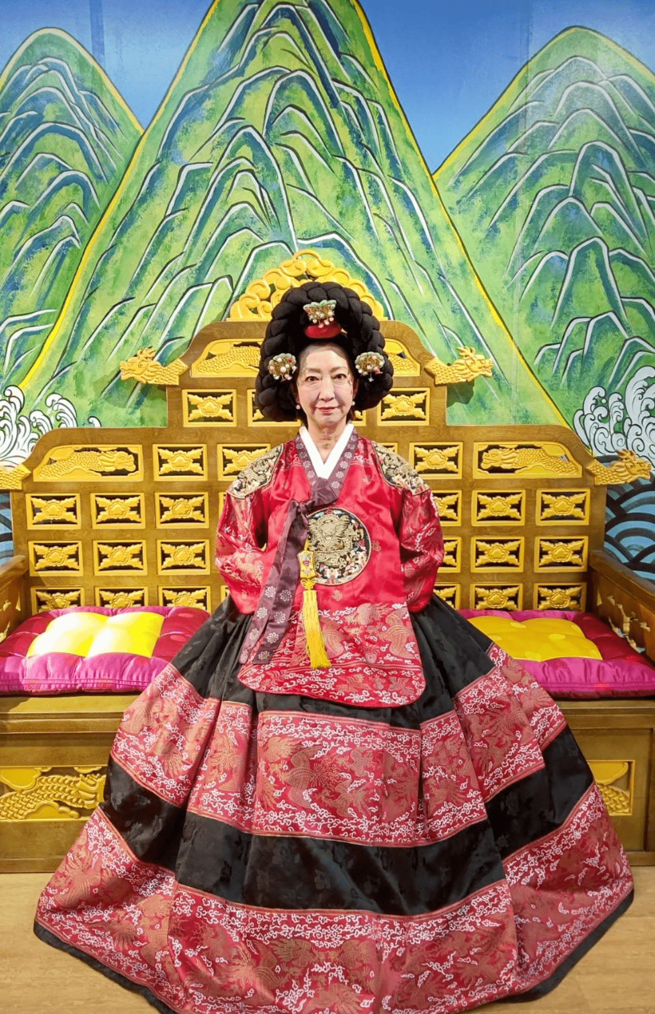 友人たちとの旅行を楽しむ春やすこさん（写真／本人提供）