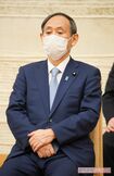 マスク姿の菅義偉氏