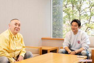 原田龍二（右）と松村邦洋（左）