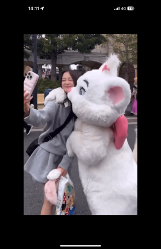 「中身おっさんかもしれん」マリーちゃんから過剰なファンサで喜ぶ堀未央奈（公式Xより）