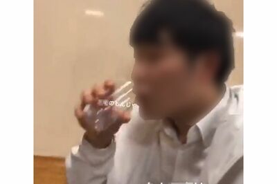 鉄板に口から水噴射!老舗もんじゃ店で迷惑行為の“マーライオン”男は慶應義塾大学の現役学生だった、同大…