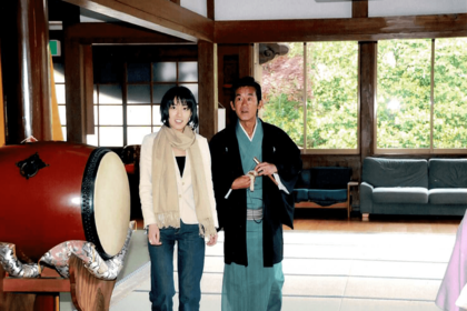 円楽師のマネージャーとなり手腕を発揮した