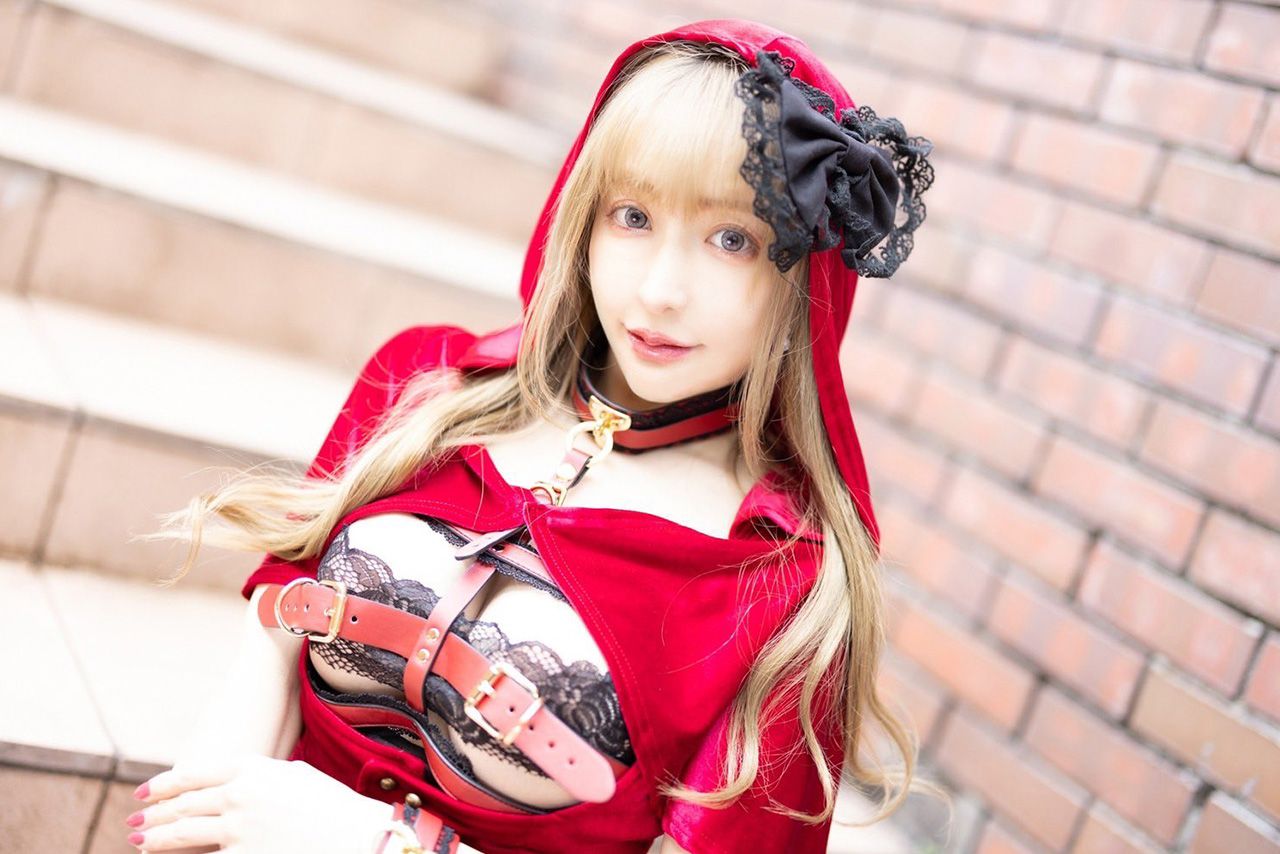「来店コスプレイヤー」として活動する神崎りのあさん
