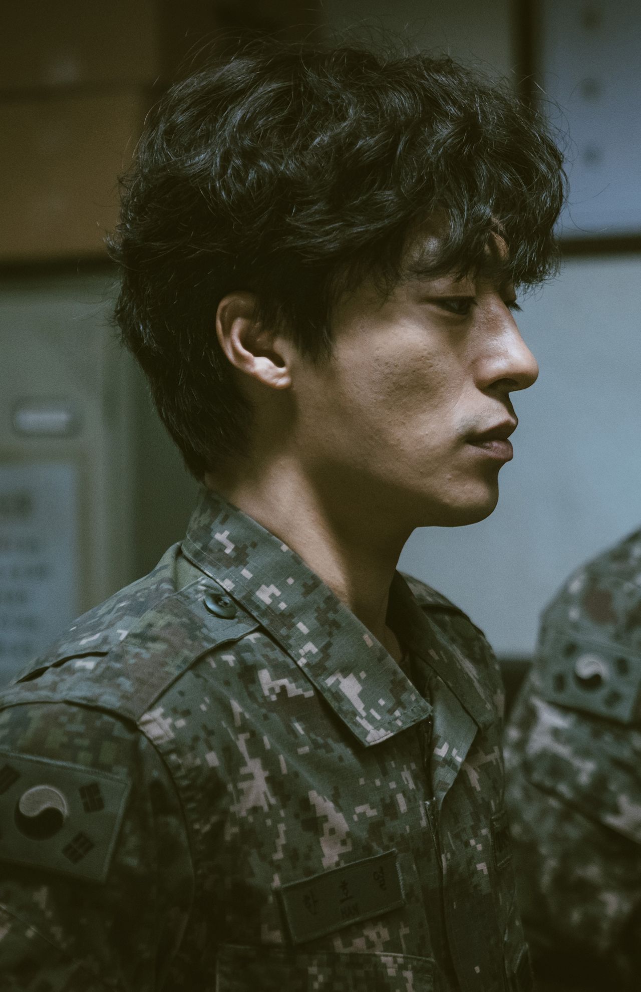  Netflixシリーズ『D.P. －脱走兵追跡官－』独占配信中