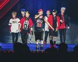 BIGBANGの弟分グループ・iKON、失神者も出た熱狂のステージ