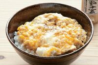 料理家に聞いた家で作れる「究極の親子丼」レシピ、鶏肉は“そぼろ”に行きついた納得の理由