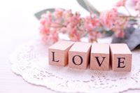 【心理診断】理性が崩壊？舞台の演出方法でわかる、「恋の盲目度」