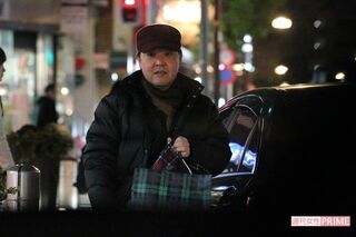 2012年、志村けんさんの誕生会に向かう、ダチョウ倶楽部の上島竜兵さん