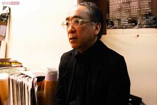 その誠実な人柄で人気者になった新垣隆さん。現在も音楽家として各所で活躍している