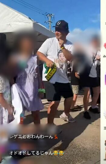 長崎県五島市で行われた音楽フェス『GOTOSUNSETGROOVE』に飛び入り参加した斉藤慎二（TikTokLIVEより）