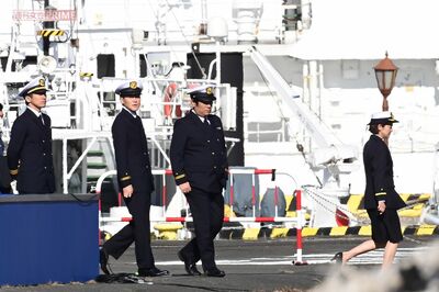 （写真左から）『DCU』の隊員役を演じる俳優の高橋光臣、お笑いコンビ土佐兄弟の有輝、岡崎体育、中村アン