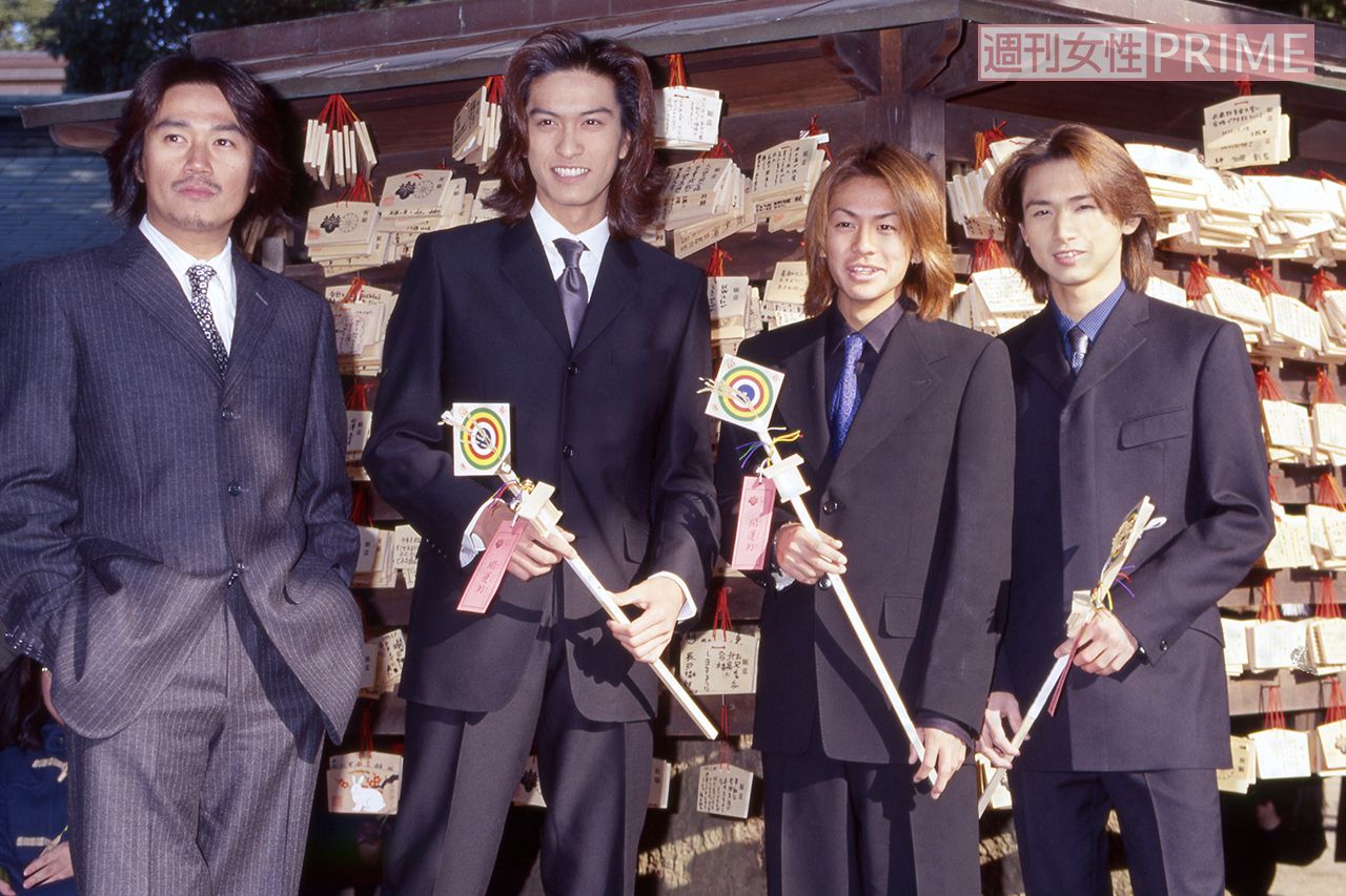 成人式を迎えた長瀬智也、森田剛、堂本光一。大先輩の近藤真彦が見守った（'99年）