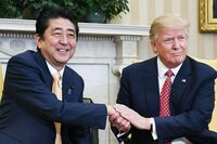 安倍さん大丈夫？『米国の老いぼれ狂人』来日で『チビのロケットマン』が動き出す危険性