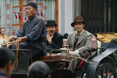 松田龍平が芥川龍之介を演じるドラマ、現場を支えた“年齢サバ読みスタッフ”の功績