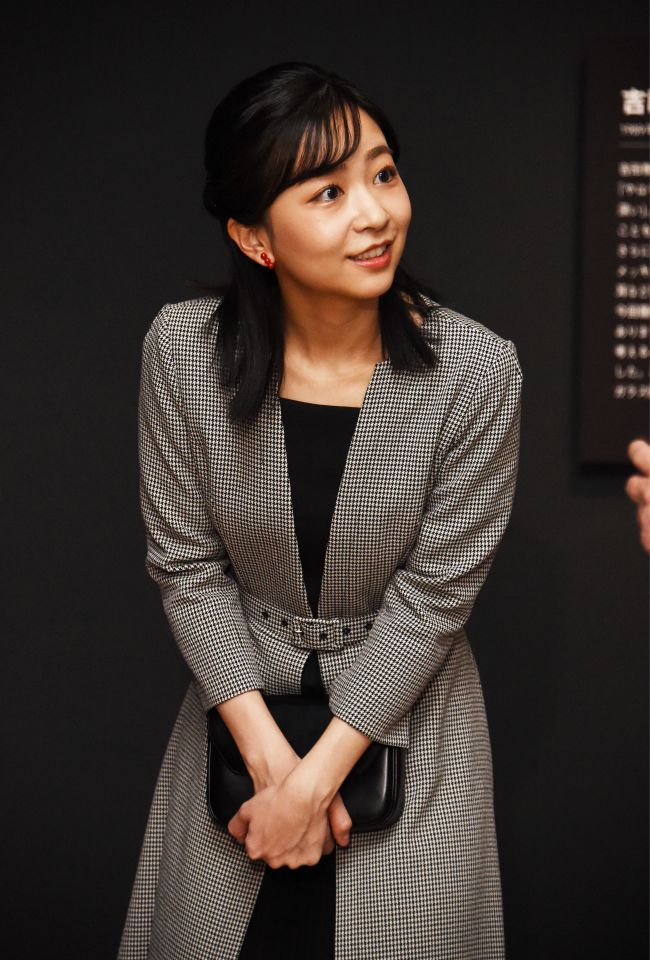 今年1月、髪を切られる前の佳子さま。肩下までのセミロングだった