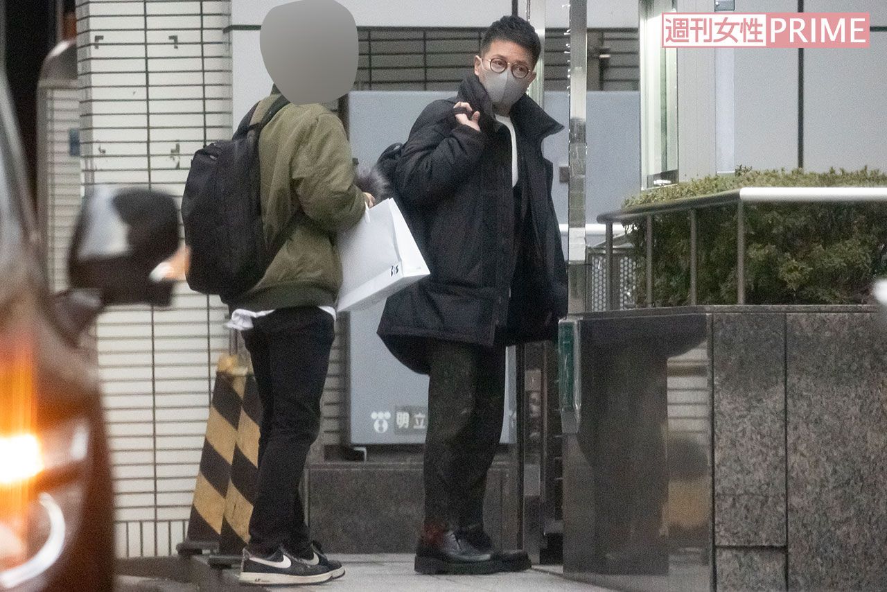 ライブ開演1時間前、アシスタントと共に現れた宮迫博之