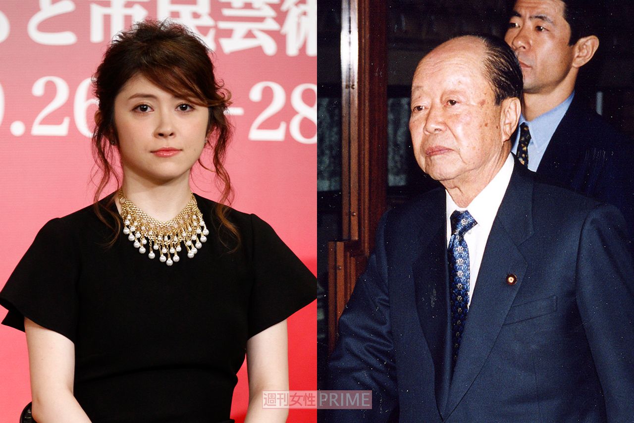 宮澤エマ（左）の祖父は元内閣総理大臣の宮澤喜一氏（故人、右）