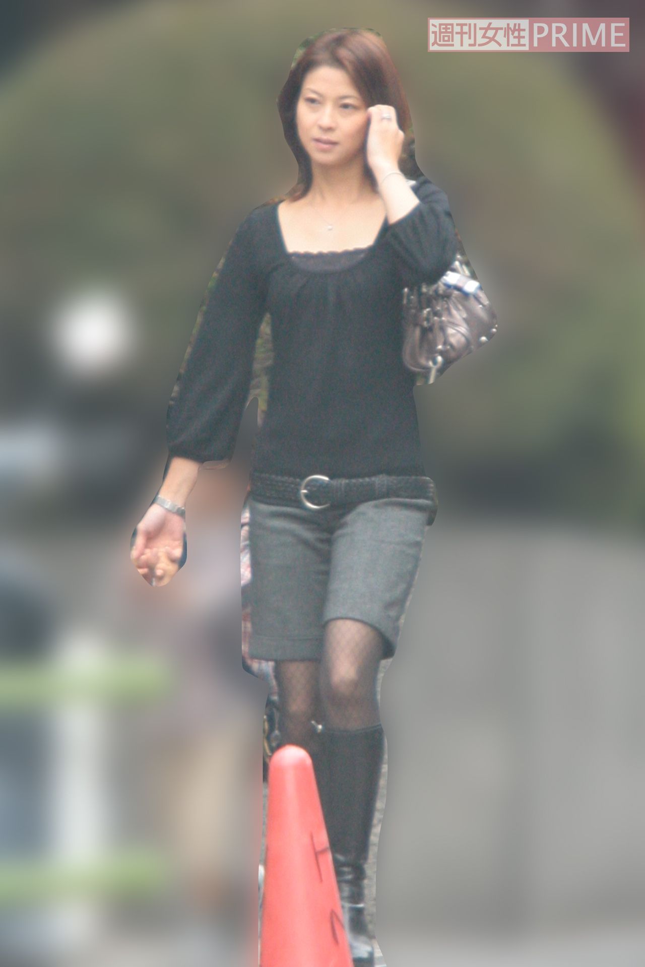 2006年、青山を歩く森高千里