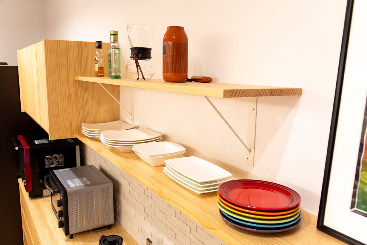 食器は少なめ、炊飯器は持たず圧力鍋でお米を炊くなど、モノの持ち方は自分流