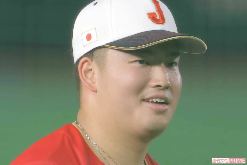 ホワイトソックス村上宗隆の“漢字ユニフォーム”が「ダサすぎる」、現地ファンが見せた“神対応”が「セン…