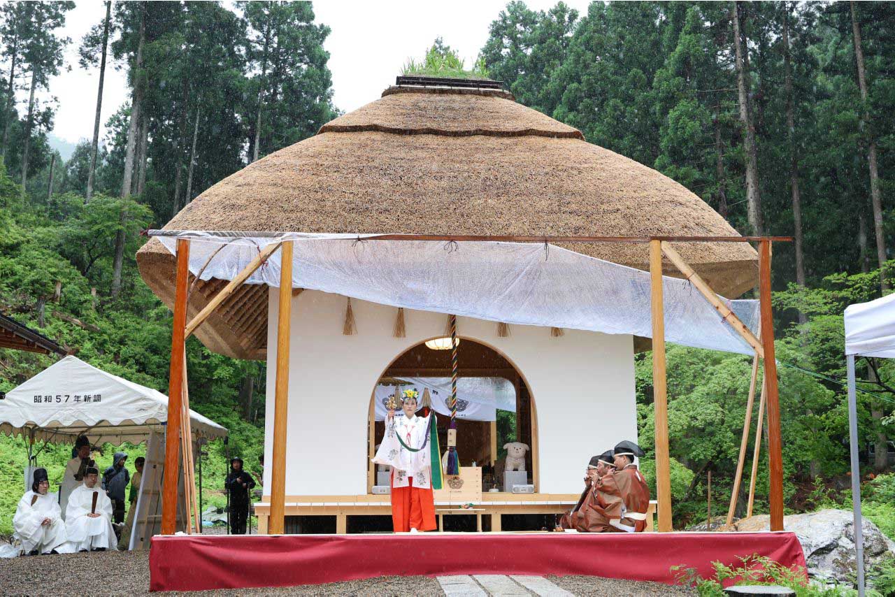 ぬいぐるみ神社の拝殿（堀口さん提供）