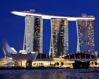 シンガポール、今年4月から公共の場での夜間飲酒が禁止