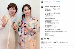 中山美穂さんのお別れ会で小泉今日子が弔辞の一方「来てないの？」親友