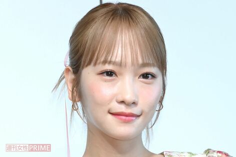 川栄李奈、鎖骨に見えた“一輪の花”にファンから「タトゥー?」「シールであってほしい」の声…離婚を経て…
