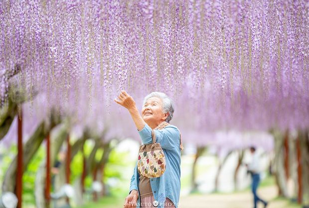 おばあちゃんの撮影は「この写真が始まりの1枚」だと教えてくれた　提供：YASUTO