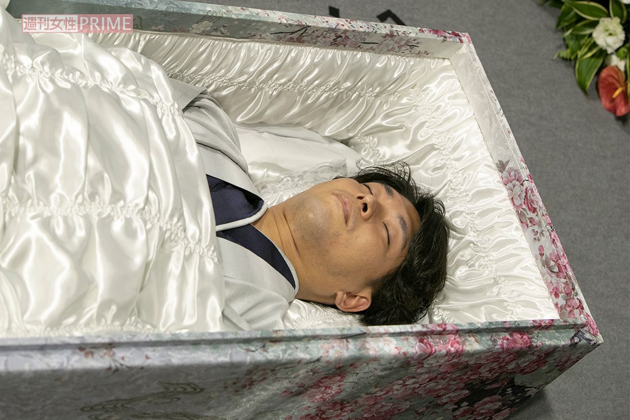 2018年8月、イベントで自身の生前葬を行った宮崎謙介元衆議院議員