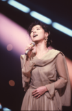 1989年7月9日『第8回メガロポリス歌謡祭』で『LIAR』を歌唱する中森明菜