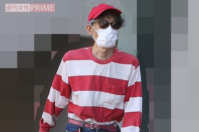 楳図かずお、マスク着用でも上から「赤・白・赤」の並びは決して崩さぬ徹底ぶり