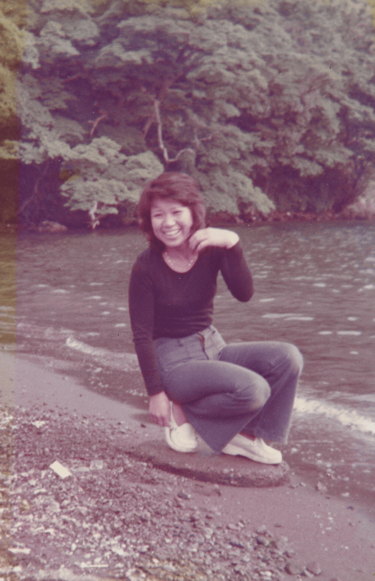 歌川さんはアルバムから母の写真を見せてくれた