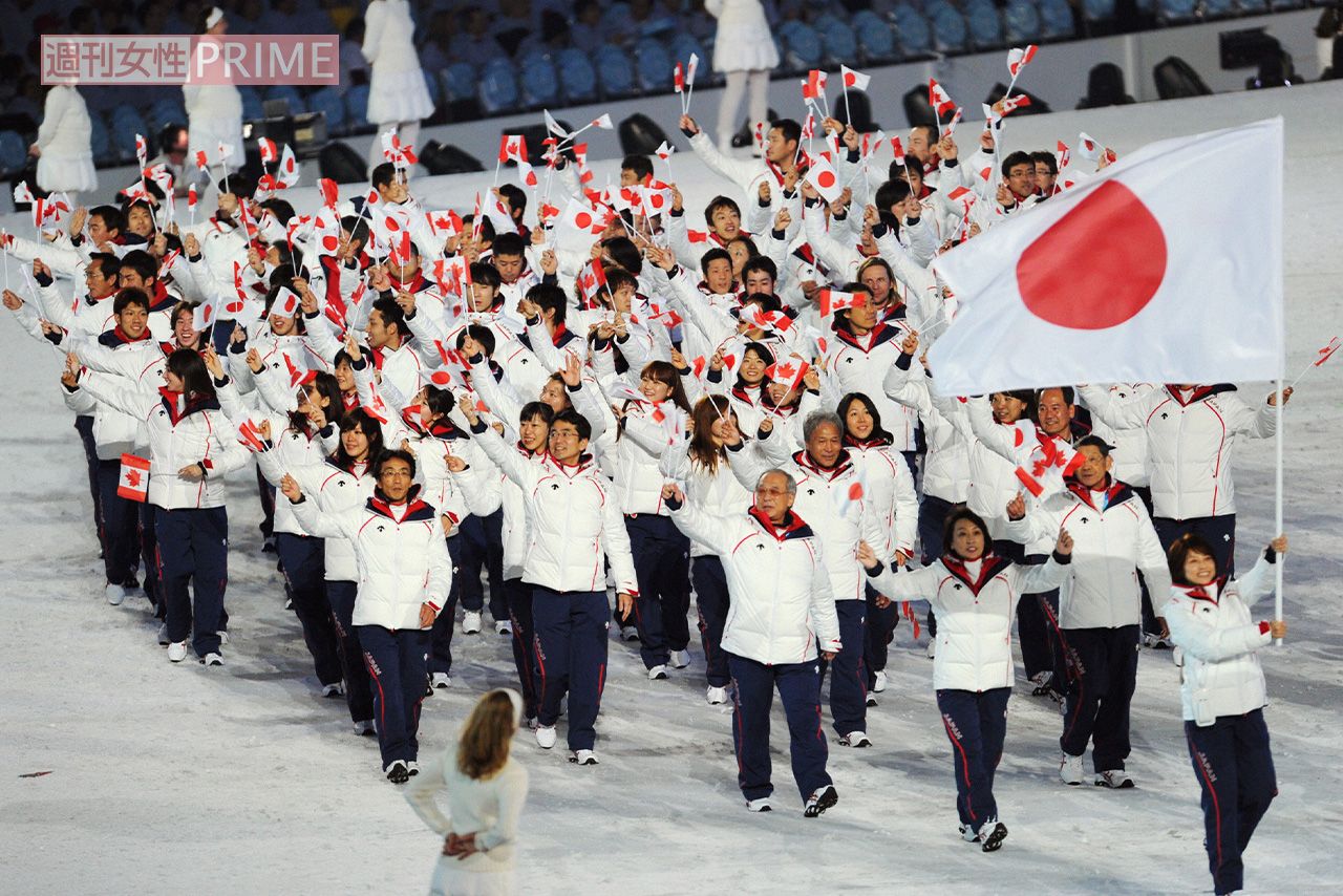 2010年のバンクーバー五輪では日本選手団の騎手を岡崎朋美さんが務めた