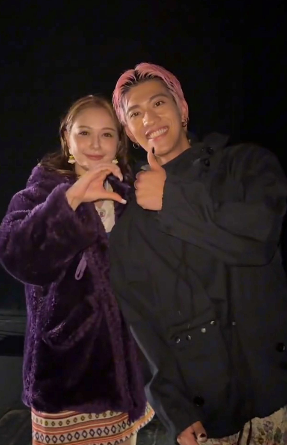 2023年9月30日に開催された『RakutenGirlsAward2023AUTUMN/WINTER』ではツーショットを披露（イベント公式TikTokより）