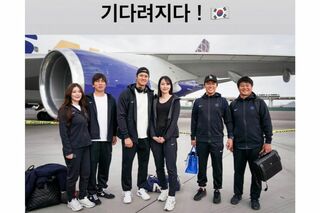 大谷夫妻と記念写真に収まっていた水原氏と美人妻（大谷翔平公式インスタグラム・ストーリーズより）