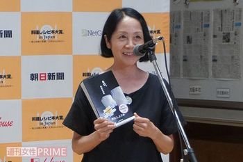 「レシピにおさまらない気持ちも表現したくて、料理にまつわる独り言や詩のような言葉も載せました」と高山さん